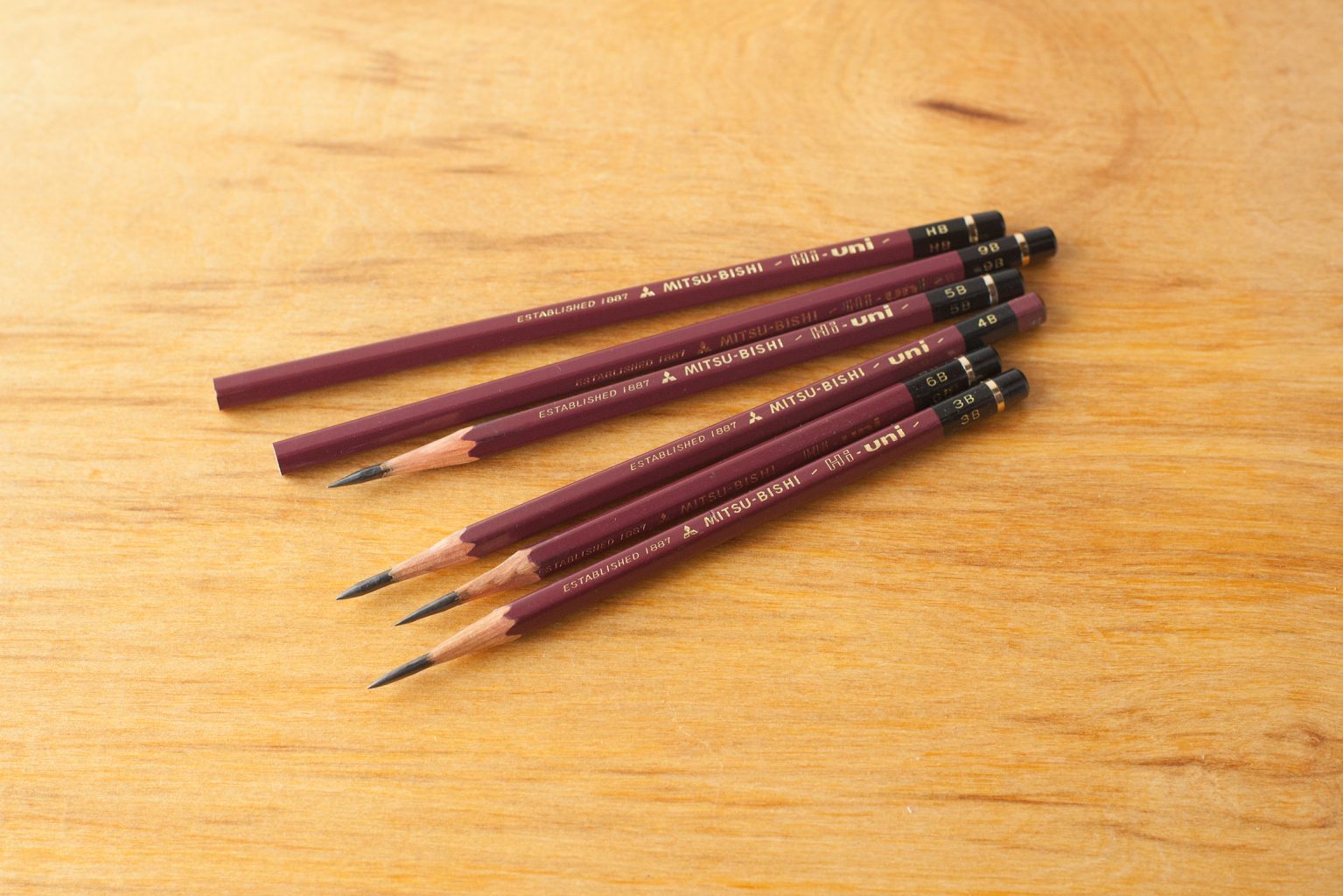 三菱ハイユニ鉛筆 / Mitsubishi HI-UNI Pencils
